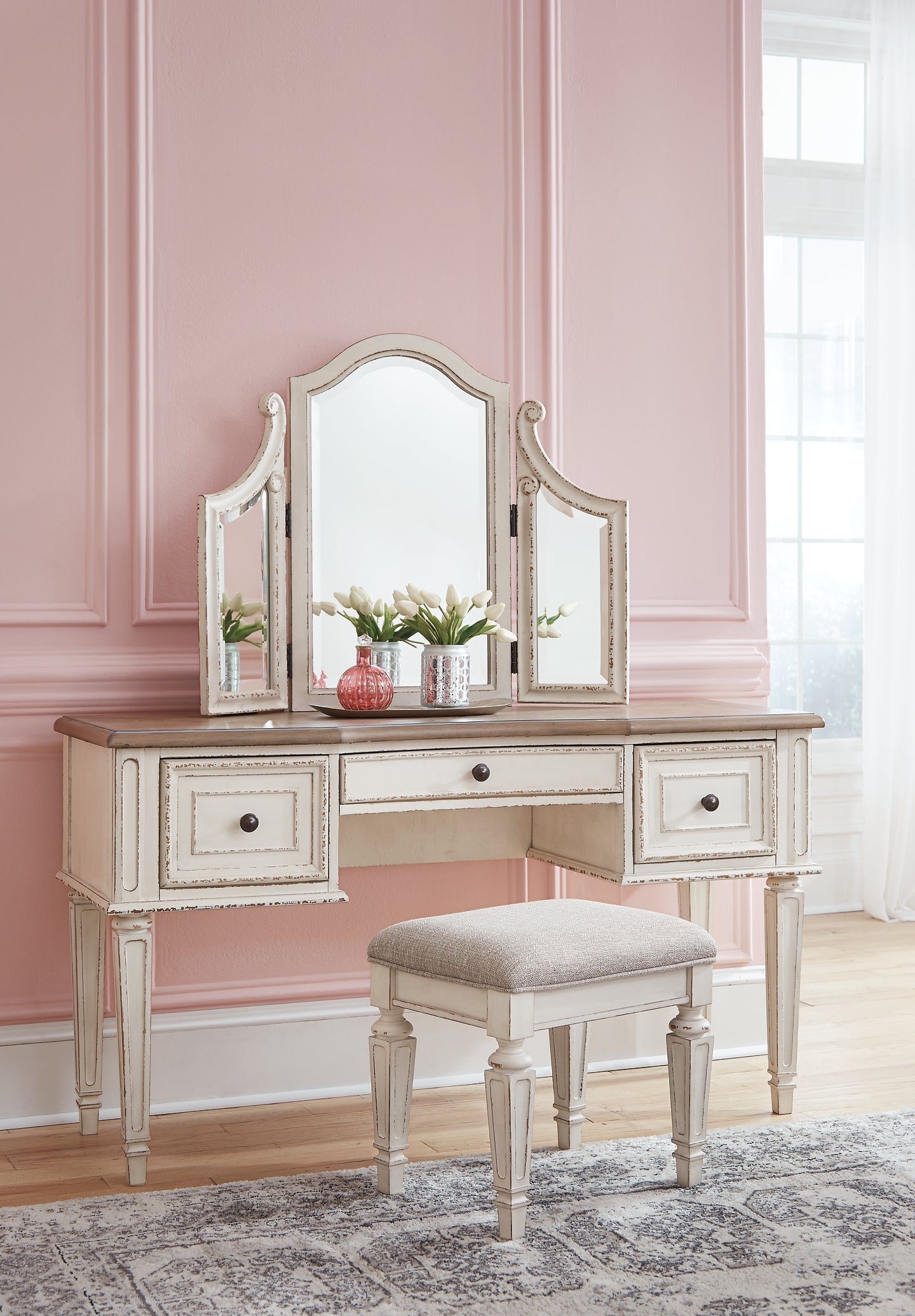 Realyn Vanity/Mirror/Stool (3/CN) Smyrna Furniture Outlet