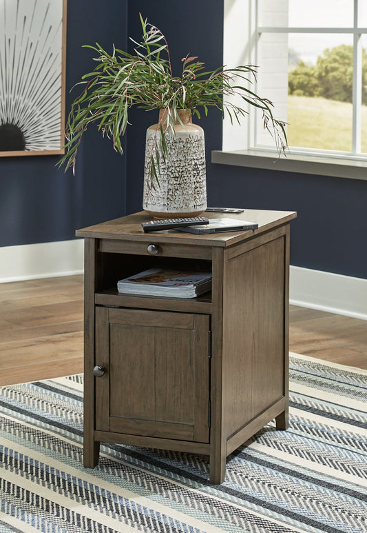 Treytown Chair Side End Table Smyrna Furniture Outlet