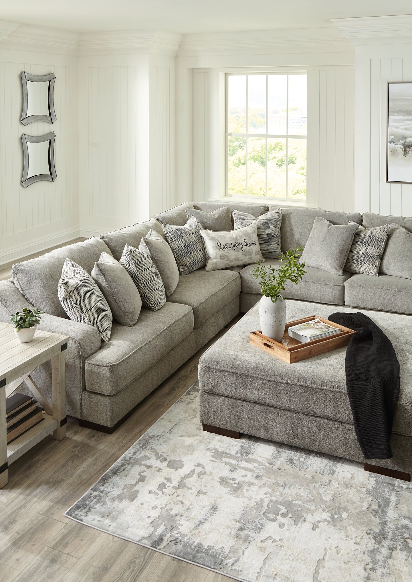 Bayless 3-Piece Sectional with Ottoman Smyrna Furniture Outlet