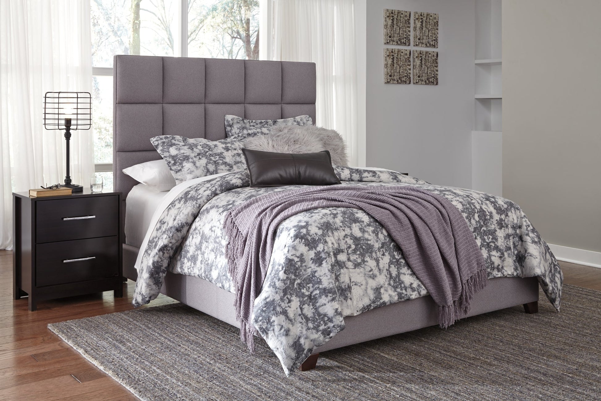 Dolante Queen Upholstered Bed Smyrna Furniture Outlet