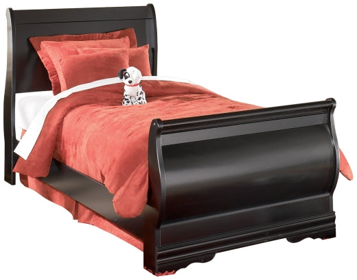 Huey Vineyard Twin Sleigh Bed with Mirrored Dresser, Chest and 2 Nightstands Smyrna Furniture Outlet