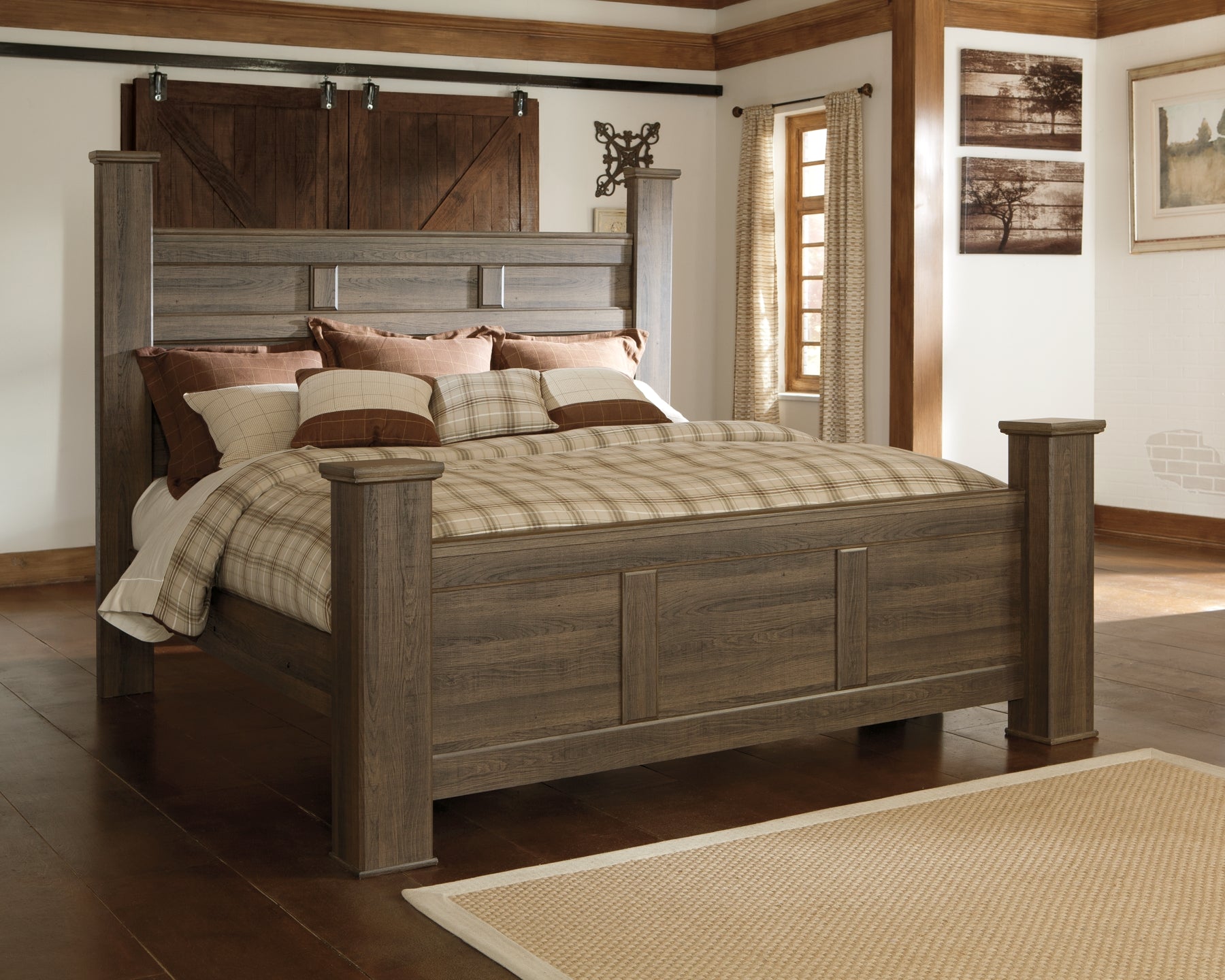 Juararo California King Poster Bed with Mirrored Dresser Smyrna Furniture Outlet