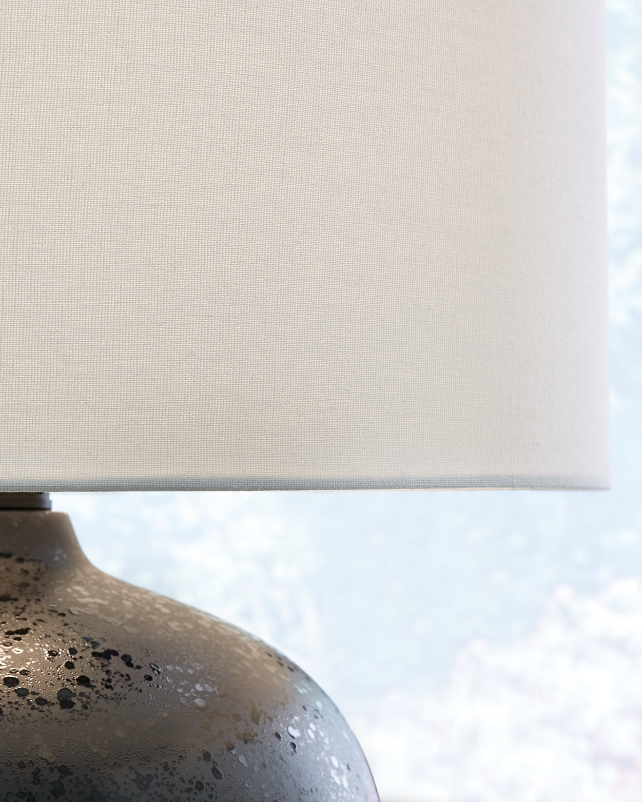 Ladstow Ceramic Table Lamp (1/CN) Smyrna Furniture Outlet