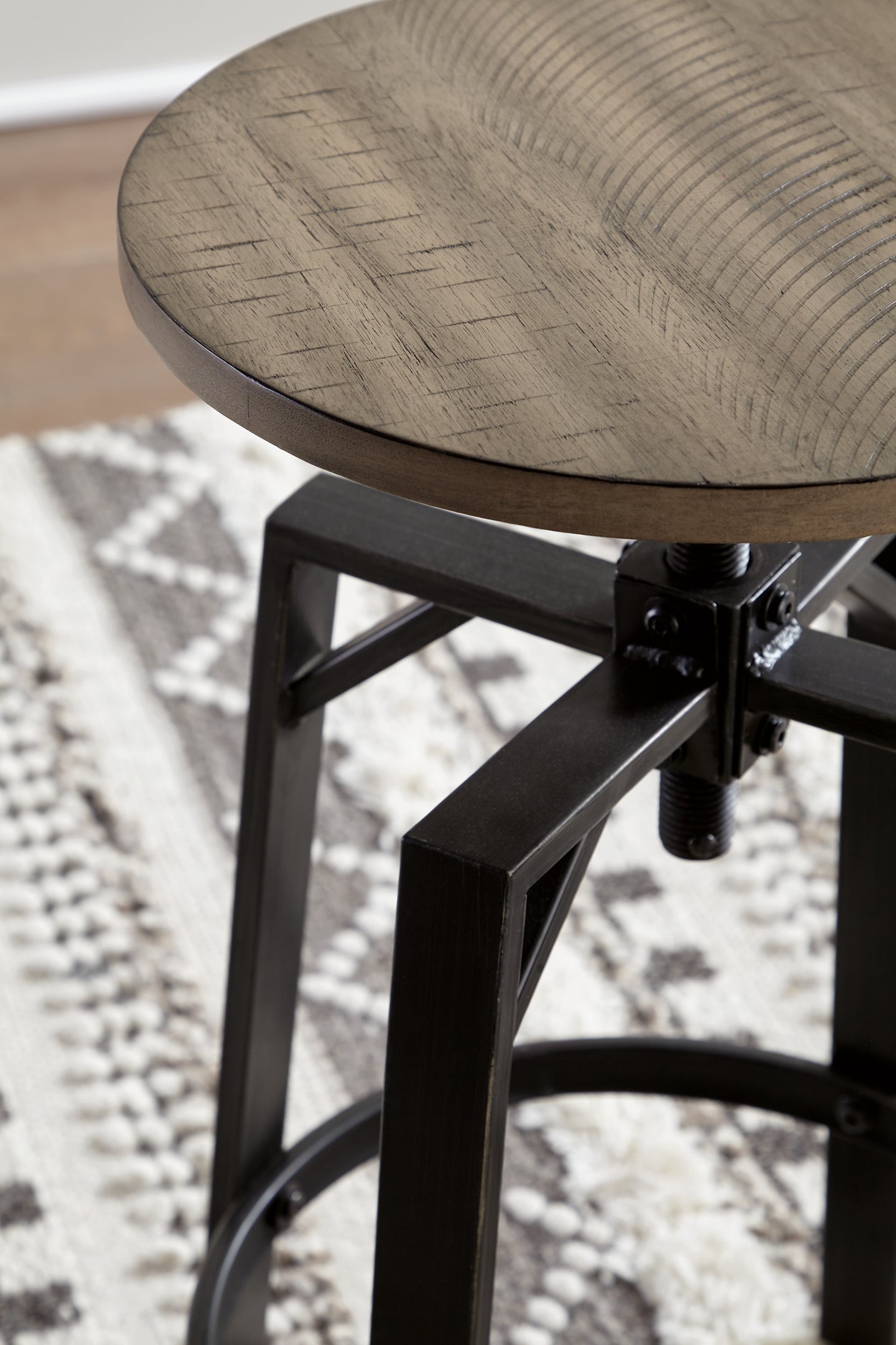 Lesterton Swivel Stool (2/CN) Smyrna Furniture Outlet