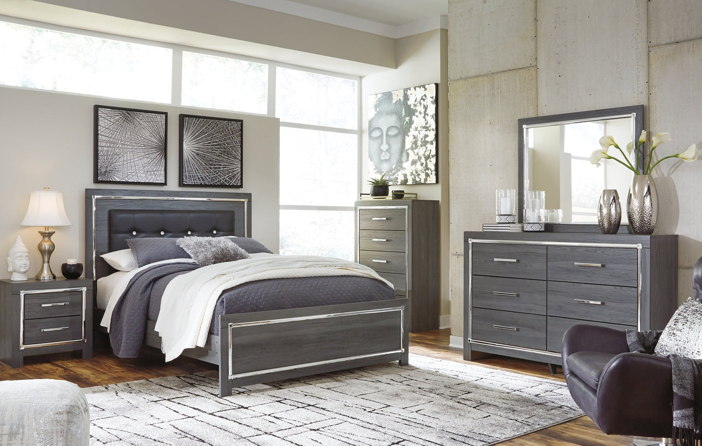 Lodanna Queen Panel Bed with Mirrored Dresser, Chest and 2 Nightstands Smyrna Furniture Outlet